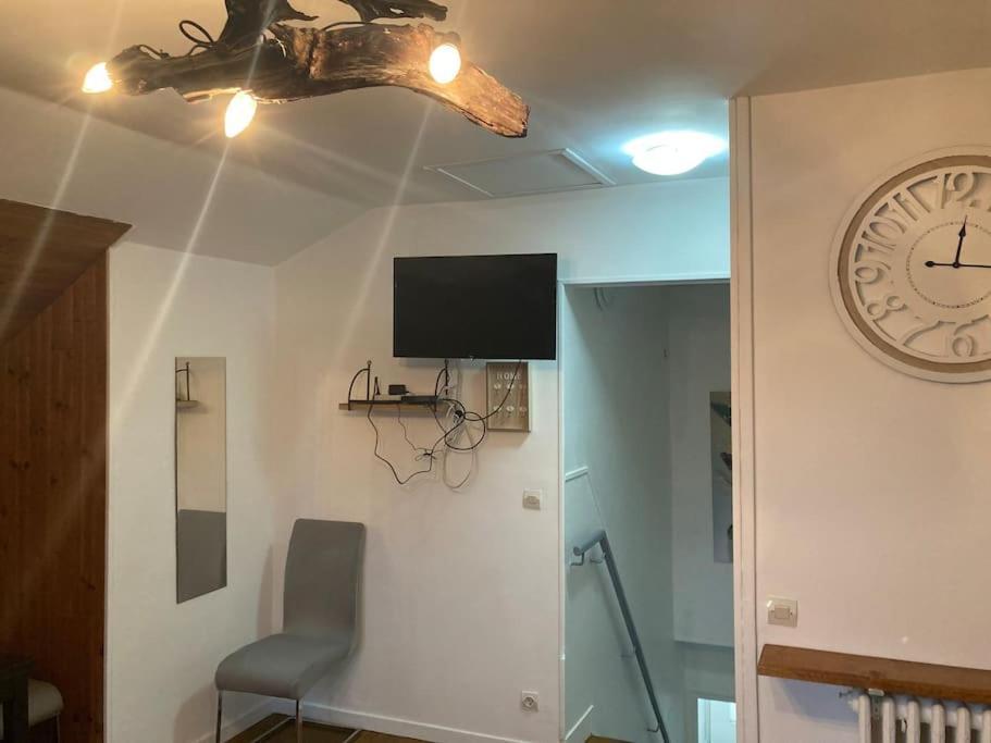 Ferienwohnung 3 Pieces Calme, Terrasse Et Parking Prive Courcouronnes Exterior foto